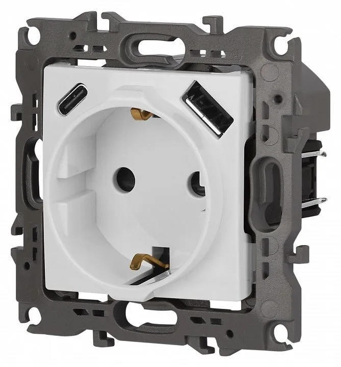 Розетка с заземлением и со шторкой и 2хUSB, без рамки Эра Эра 12 12-4108-01