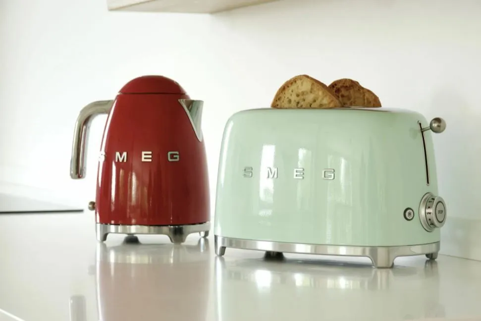 Тостер Smeg TSF01PGEU