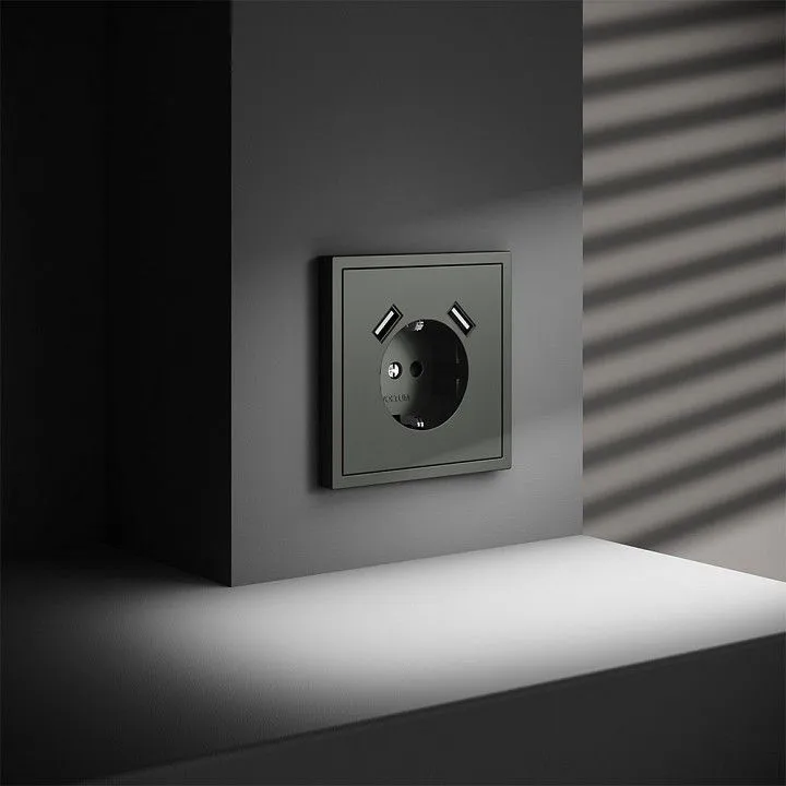 Розетка с заземлением и со шторкой и 2хUSB type A, без рамки Voltum S70 VLS040406