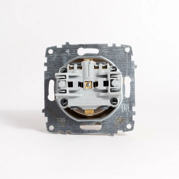 Розетка с заземлением, без рамки Elbi Eleсtriс Zena Vega 609-011400-217