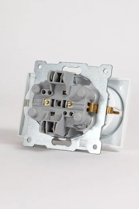 Розетка двойная с заземлением, без рамки Elbi Eleсtriс Zena Vega 609-015600-907