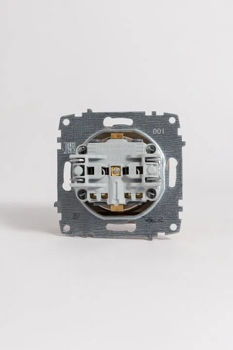Розетка с заземлением с крышкой, без рамки Elbi Eleсtriс Zena Vega 609-011400-218