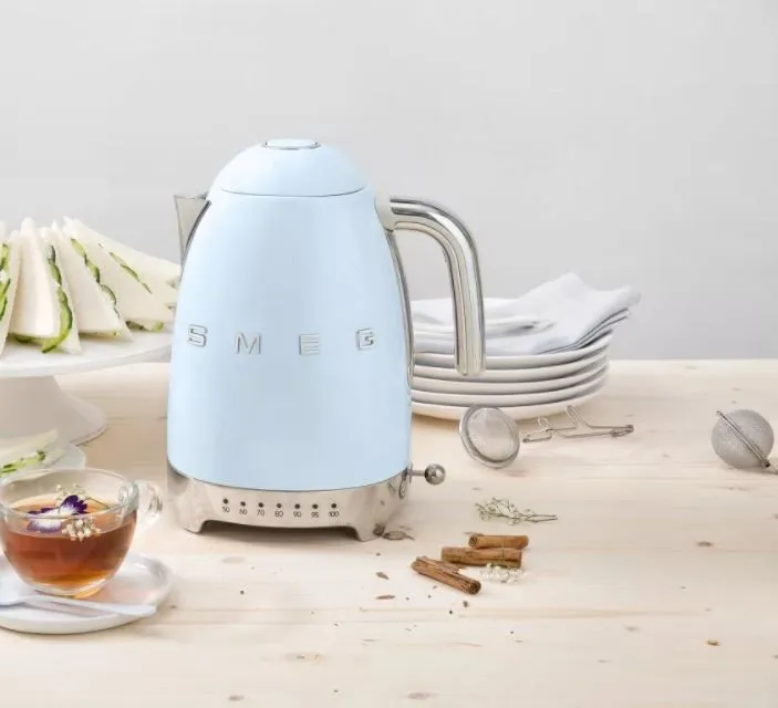 Чайник Smeg KLF03PBEU