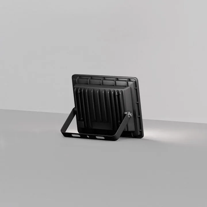 Настенно-потолочный прожектор Maytoni Outdoor Поток FL001-L30B6K