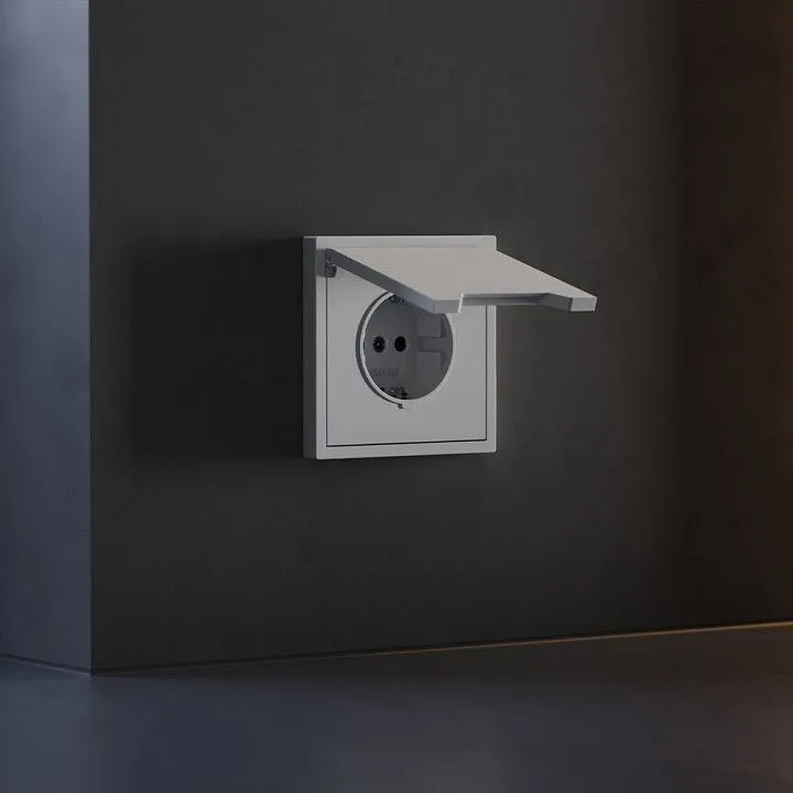 Накладка для розетки с заземлением и со шторками с крышкой Voltum S70 VLS000816