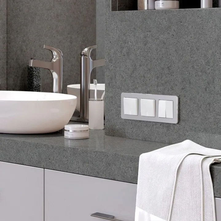 Рамка на 3 поста Werkel Platinum (алюминий) W0032606