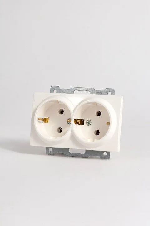 Розетка двойная с заземлением, без рамки Elbi Eleсtriс Zena Vega 609-010200-907