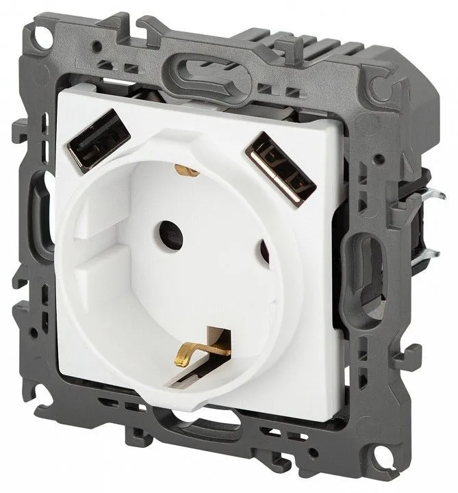Розетка с заземлением и со шторкой и 2хUSB, без рамки Эра Эра 12 12-4109-01М