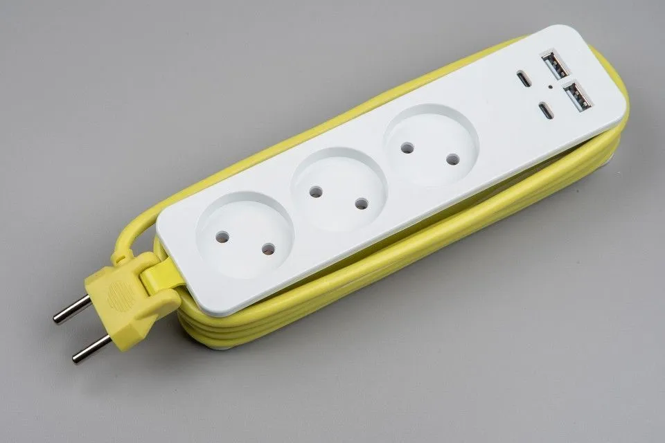 Удлинитель Uniel Travel UL-00011138