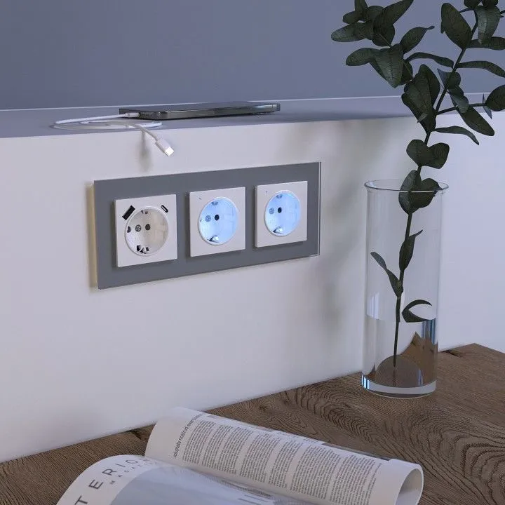 Розетка с заземлением и со шторками и USB, без рамки Werkel белый W1171701