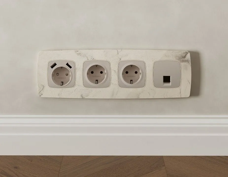 Розетка Ethernet RJ-45 и со шторками, без рамки Ambrella Volt OMEGA MO372005