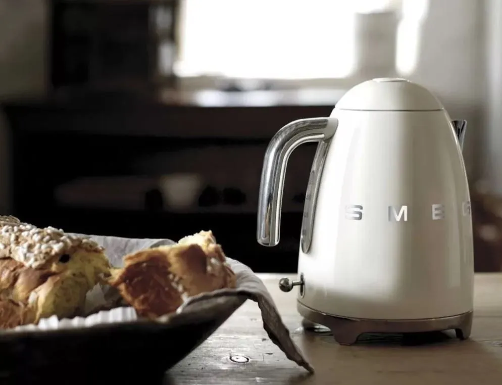 Чайник Smeg KLF03WHEU