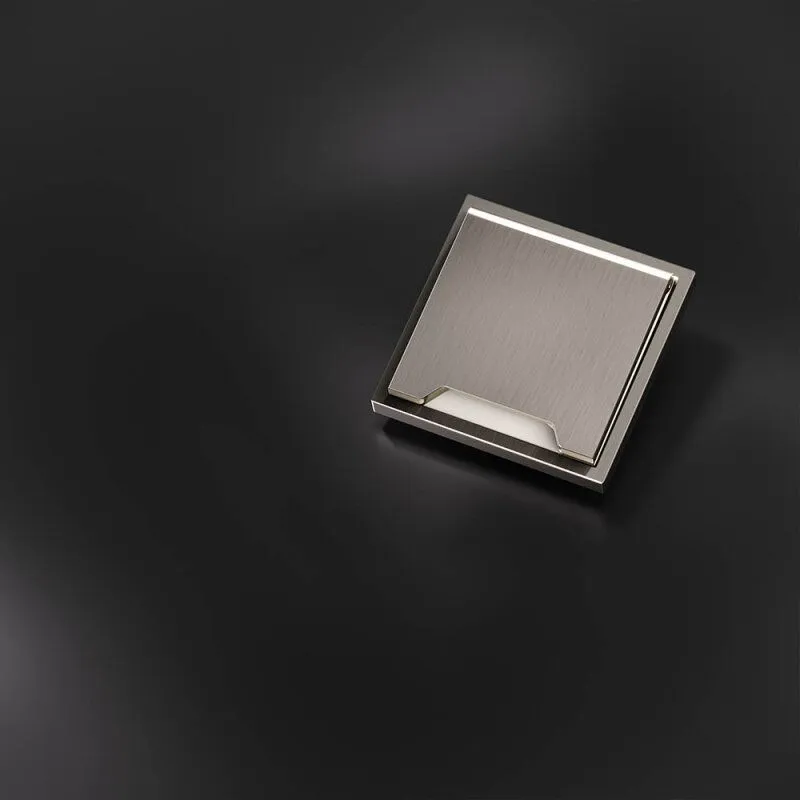 Накладка для розетки с заземлением и со шторками с крышкой Voltum S70 METAL VLSM000811