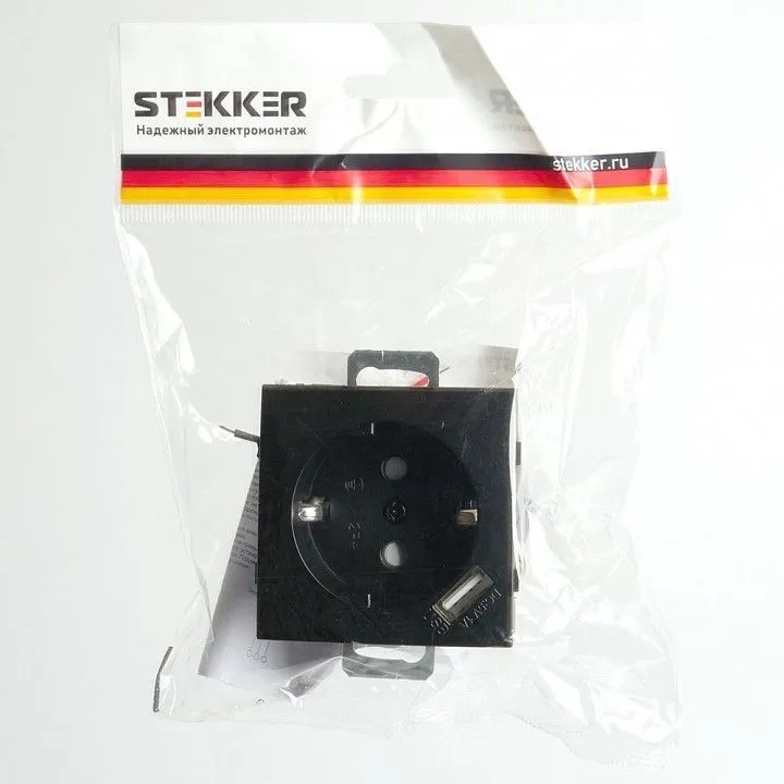 Розетка с заземлением и со шторкой и USB, без рамки Stekker Эрна 49155