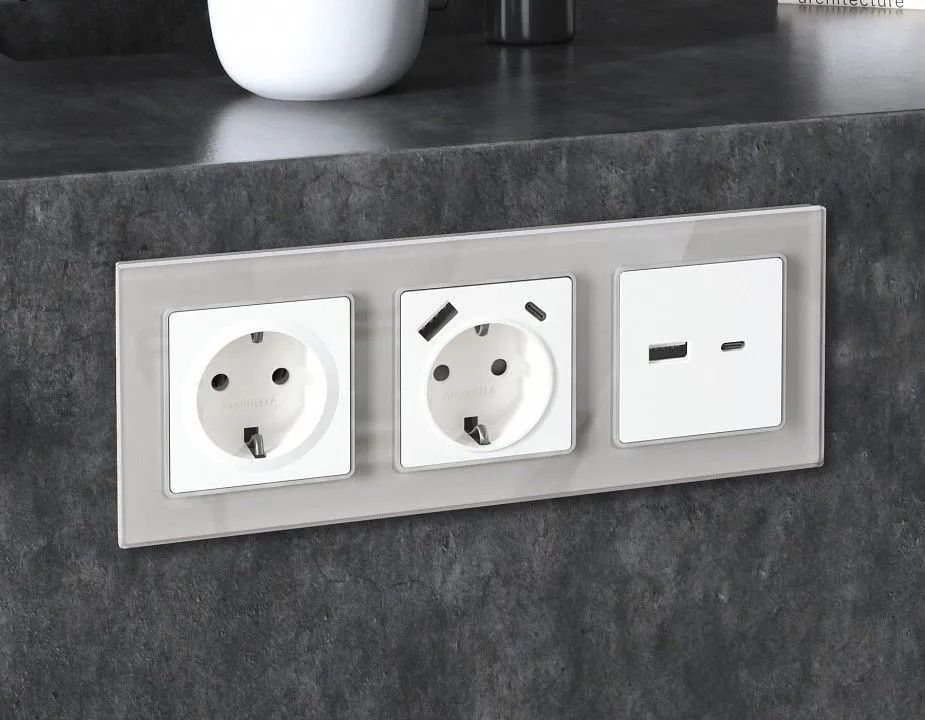 Розетка с заземлением и со шторкой и 2хUSB type A, без рамки Ambrella Volt ALFA MA129010