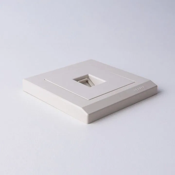 Розетка Ethernet RJ-45 без рамки Werkel слоновая кость W1181003