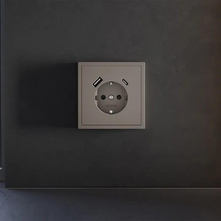 Накладка для розетки с заземлением и со шторками и 2хUSB type A и C Voltum S70 VLS001014