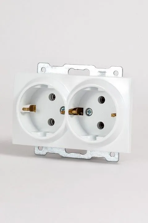 Розетка двойная с заземлением, без рамки Elbi Eleсtriс Zena Vega 609-015600-907