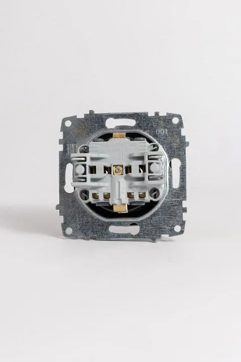 Розетка с заземлением, без рамки Elbi Eleсtriс Zena Vega 609-011100-217
