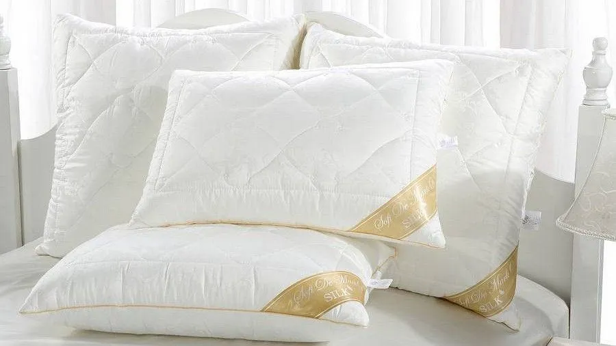 Подушка (70x70 см) Silk