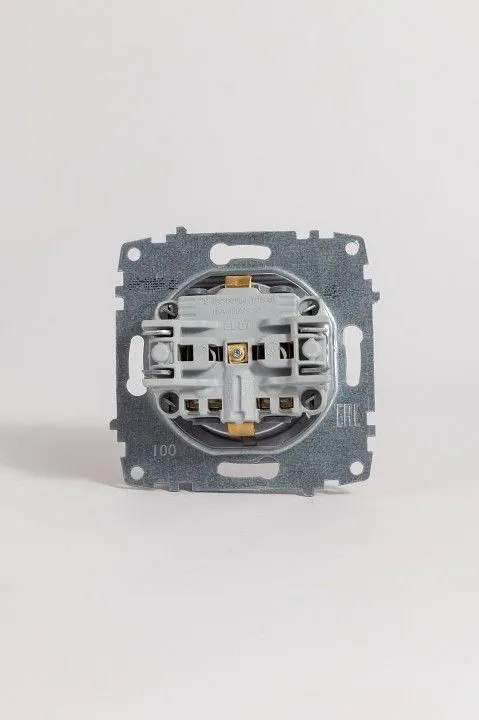 Розетка с заземлением с крышкой, без рамки Elbi Eleсtriс Zena Vega 609-011000-218