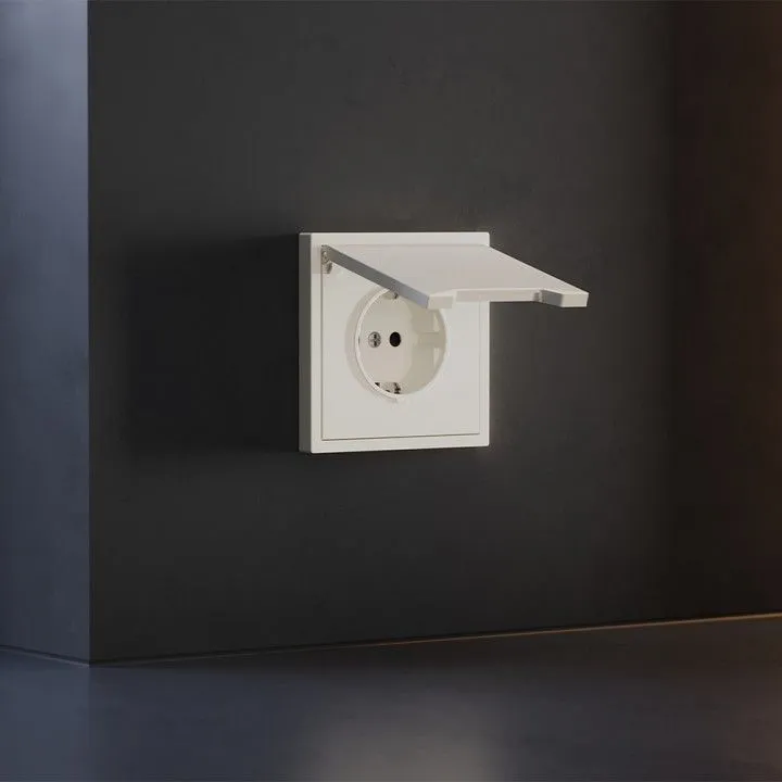 Накладка для розетки с заземлением и со шторками с крышкой Voltum S70 VLS000813