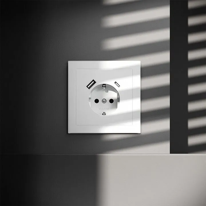 Розетка с заземлением и со шторкой и 2хUSB type A и C, без рамки Voltum S70 VLS040502