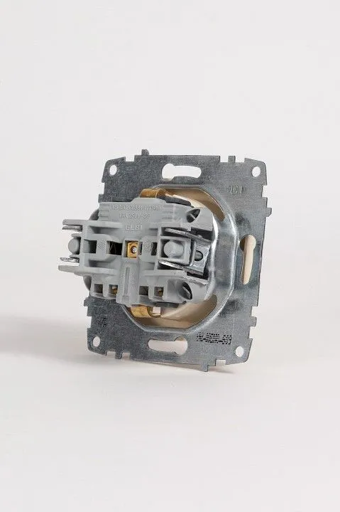 Розетка с заземлением и со шторкой, без рамки Elbi Eleсtriс Zena Vega 609-010300-243