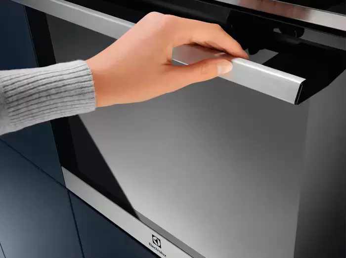 Духовой шкаф Electrolux EOA9S31CX