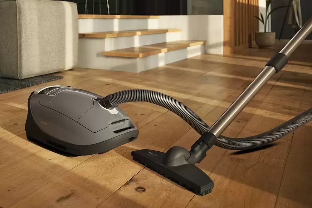 Пылесос Miele Complete C3 PowerLine SGDF3 125 Gala Edition серый