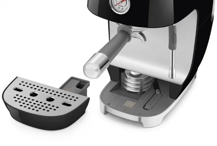 Кофемашина Smeg ECF03BLEU