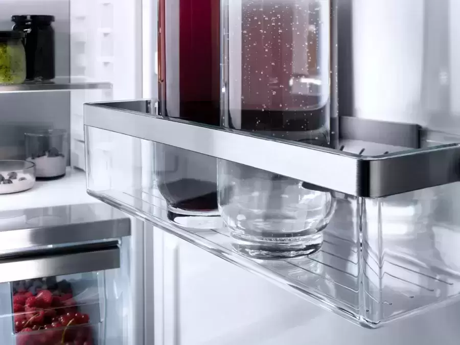 Встраиваемый холодильник Miele KFN 7774 D с дефектом на корпусе, с витрины