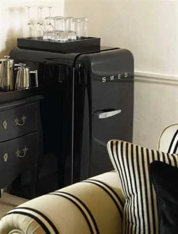 Холодильник Smeg FAB10HRNE