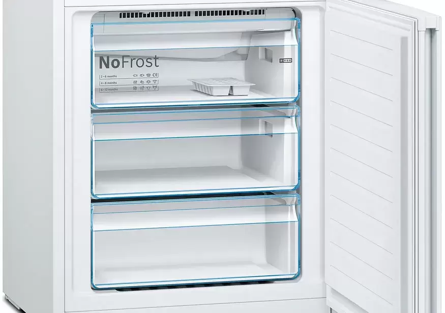 Двухкамерный холодильник Bosch KGN49XWEA