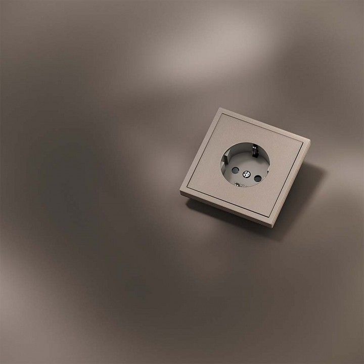 Накладка для розетки с заземлением и со шторками Voltum S70 METAL VLSM000710