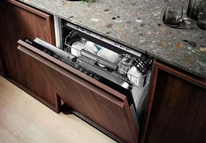 Встраиваемая посудомоечная машина Electrolux EEC67310L