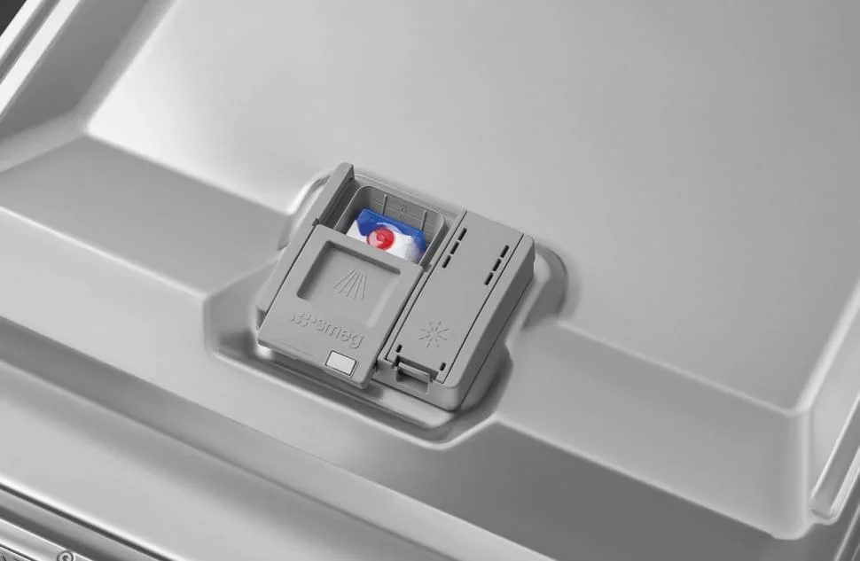 Встраиваемая посудомоечная машина Smeg STL7322BQL