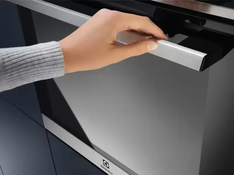 Духовой шкаф Electrolux EOE7C31X