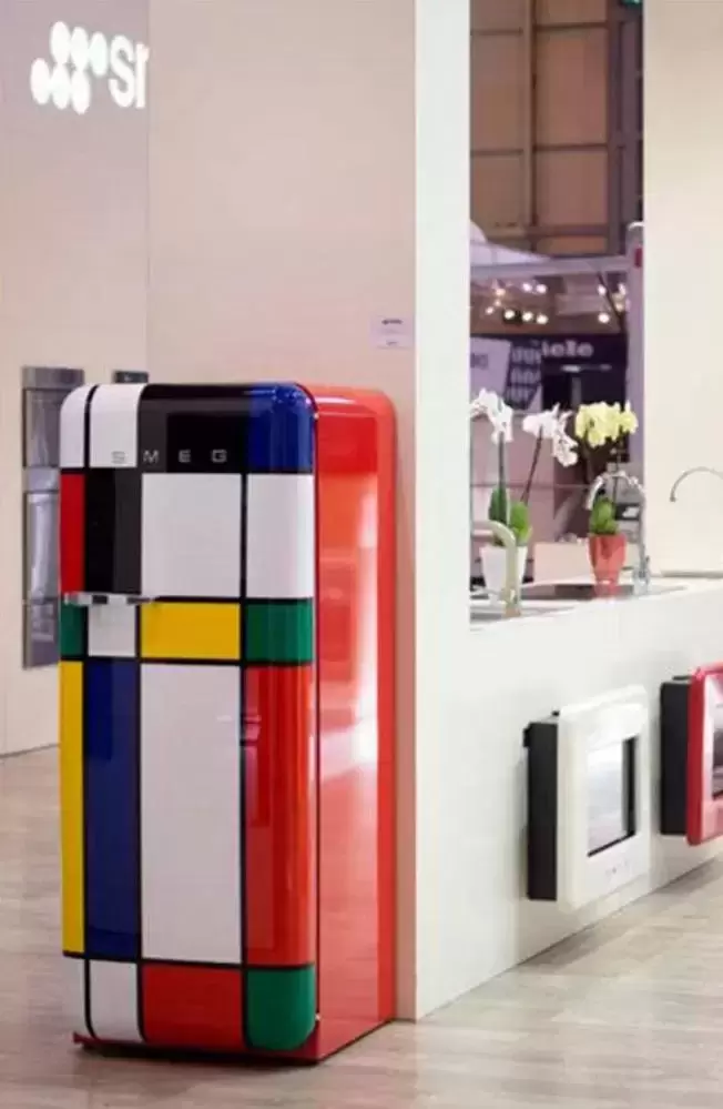 Холодильник Smeg FAB28RDMC