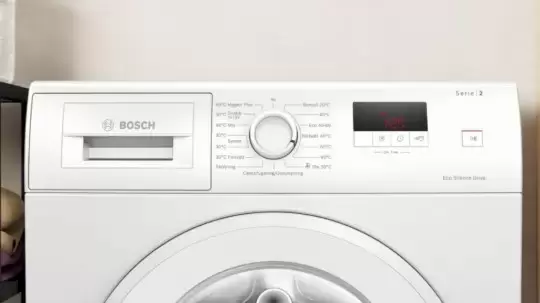 Стиральная машина Bosch WGE03200SN