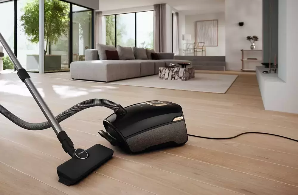 Пылесос Miele SUSF0 Guard L1 AllFloor Noir черный