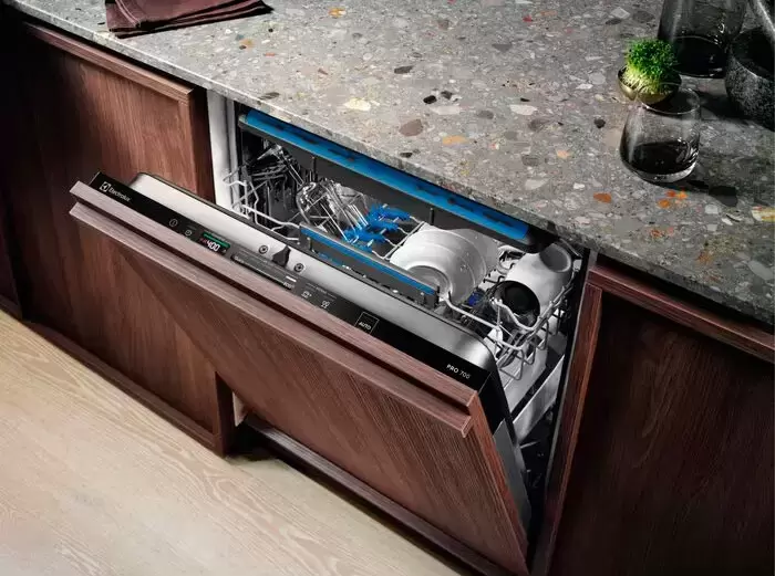 Встраиваемая посудомоечная машина Electrolux EEM48300L