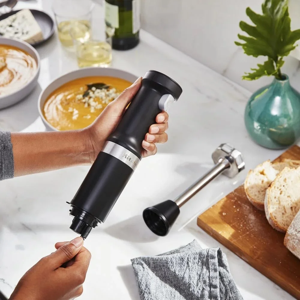 Погружной блендер беспроводной KitchenAid 5KHBBV53EBM черный