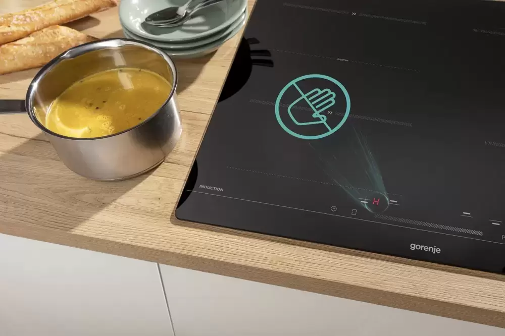 Индукционная варочная панель Gorenje ISC645BSC