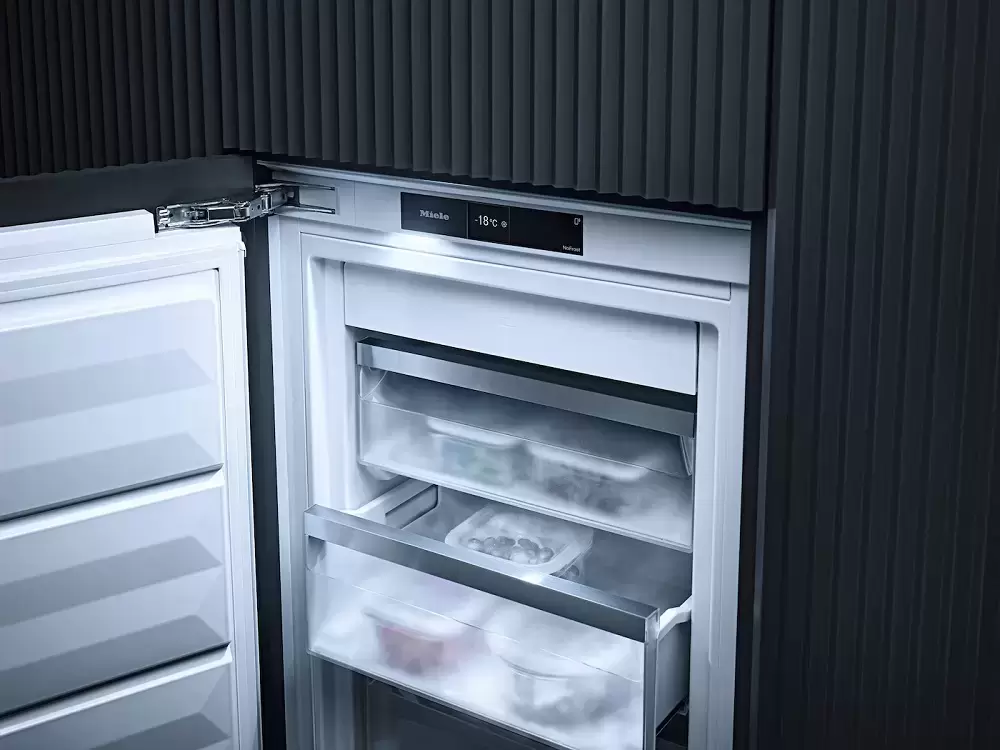 Встраиваемый морозильник Miele FNS 7774 D