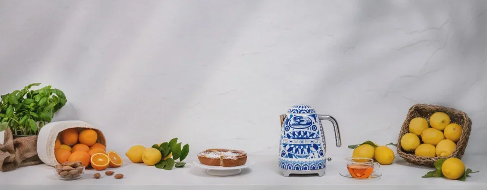 Чайник Smeg KLF03DGBEU