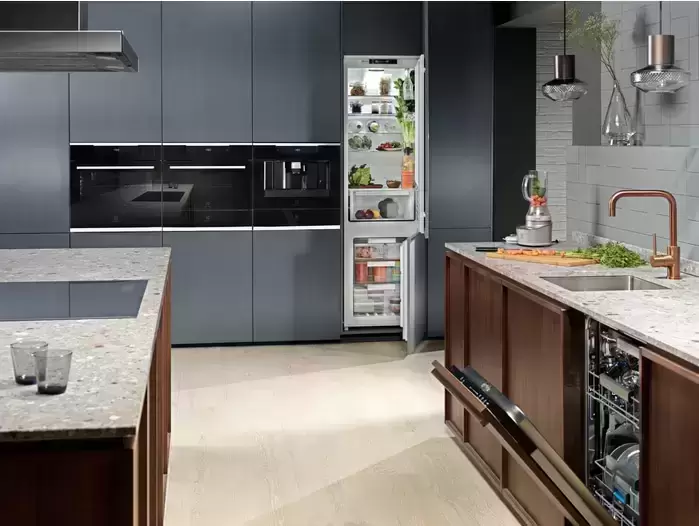 Встраиваемая посудомоечная машина Electrolux EEC967310L