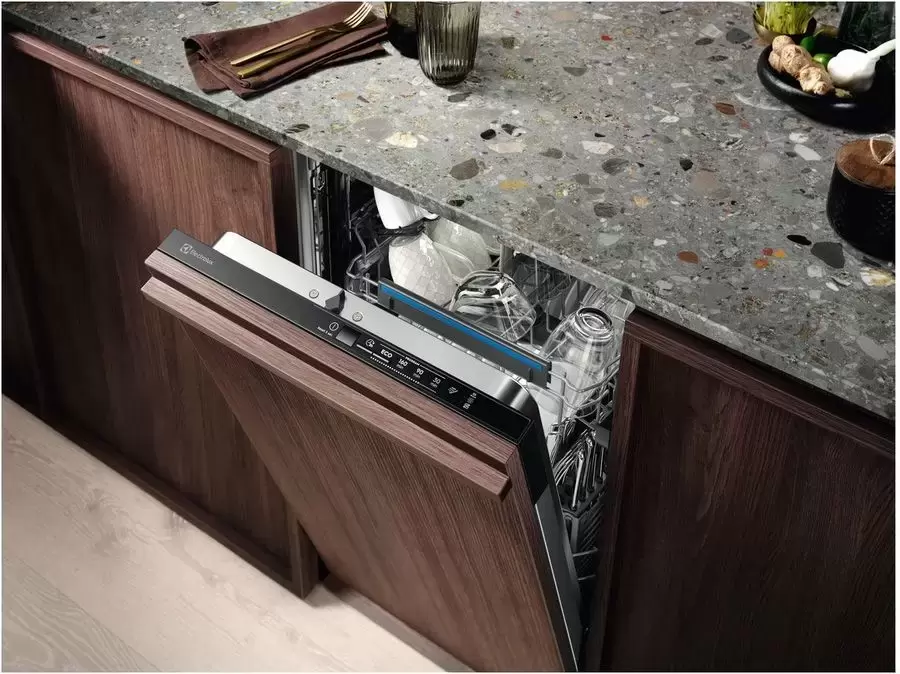 Встраиваемая посудомоечная машина Electrolux EKA12111L