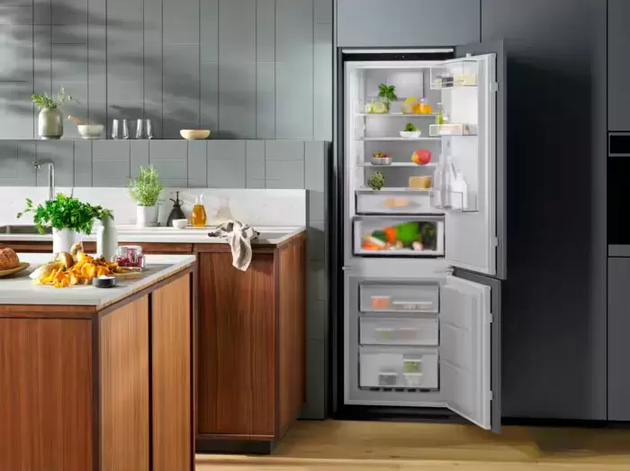 Встраиваемый холодильник Electrolux ENC8MD19S