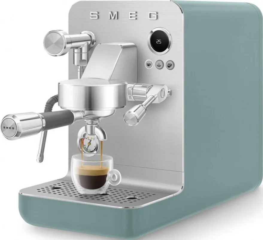Кофемашина-эспрессо Smeg EMC02EGMEU